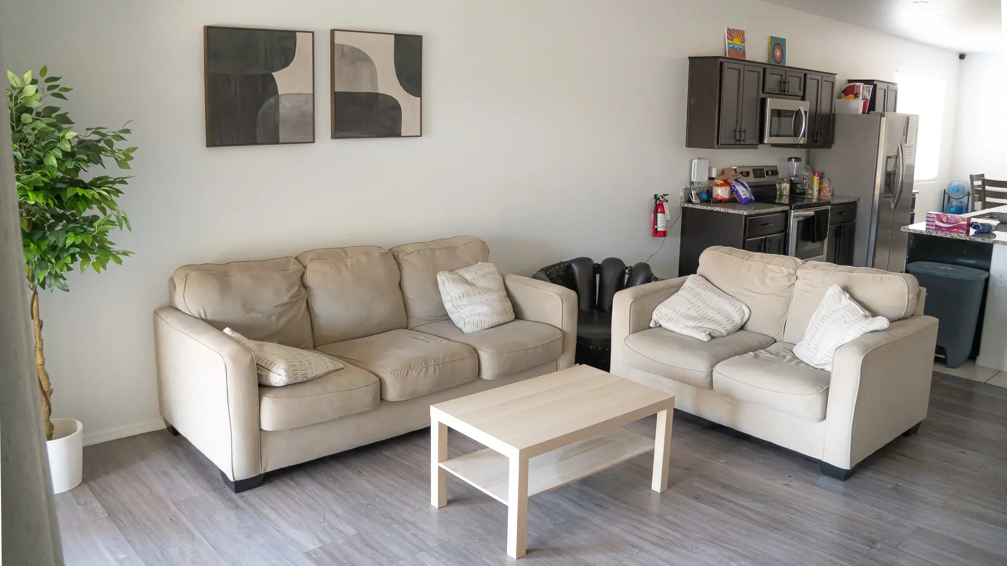 Comfortable shared sitting area at Brighter Days Alliance